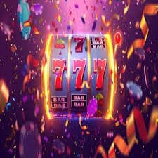 Tampilan lengkap aplikasi Pajak Bola setelah download menampilkan slot dan permainan tersedia